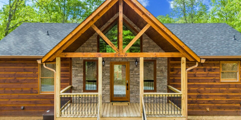 Blue Ridge - Whiskey & Woods - Exterior