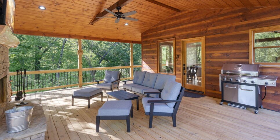 Blue Ridge - Whiskey & Woods - Exterior