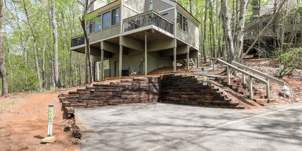 Big Canoe - Castaway Cottage - Exterior