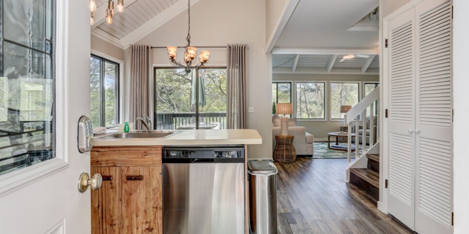 Big Canoe - Castaway Cottage - Kitchen