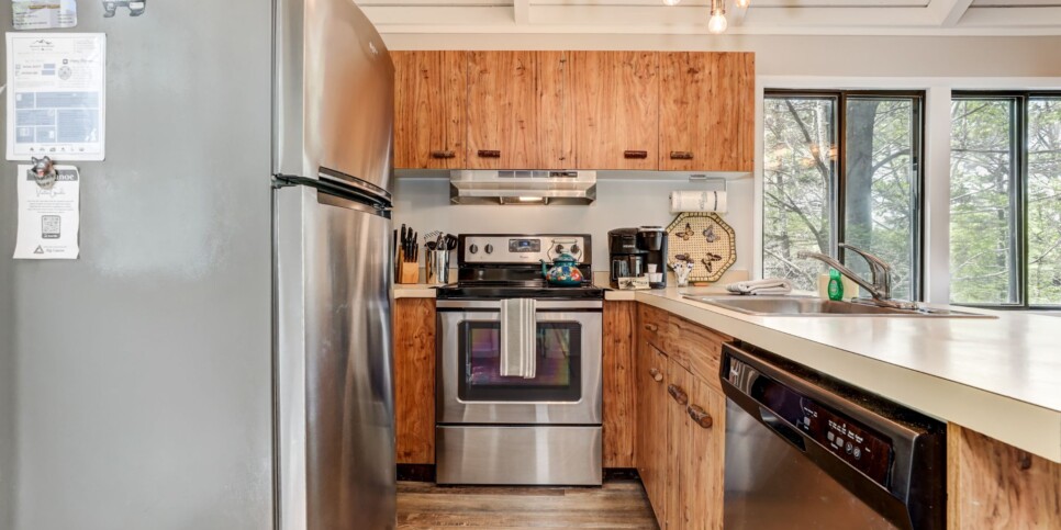 Big Canoe - Castaway Cottage - Kitchen