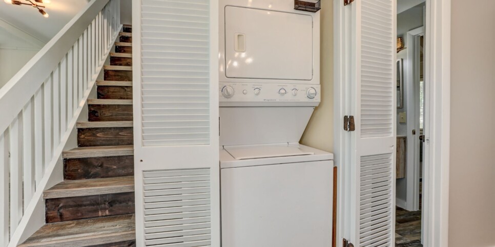 Big Canoe - Castaway Cottage - Living Room