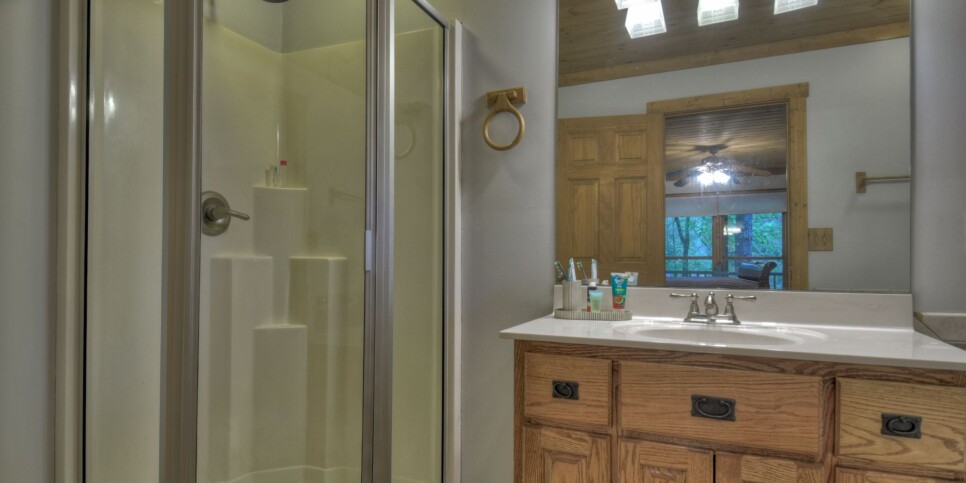 Ellijay - Streams and Daydreams - Bathroom