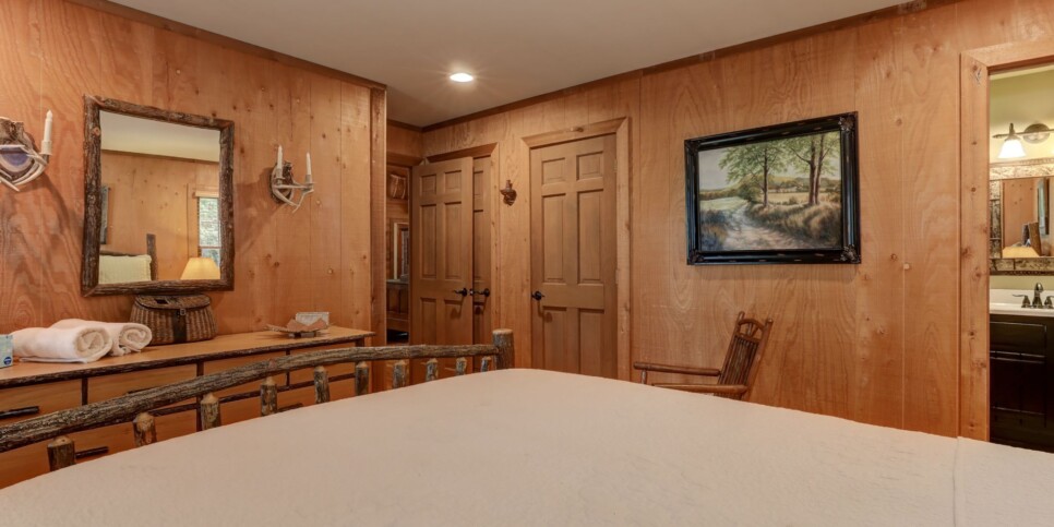 Big Canoe - Plummer Lodge - Bedroom