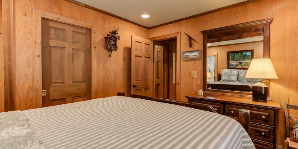 Big Canoe - Plummer Lodge - Bedroom