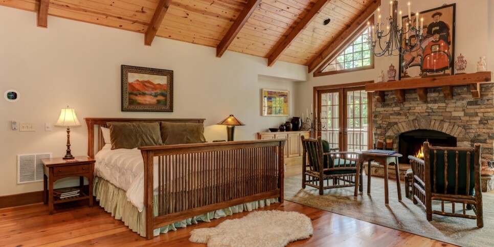 Big Canoe - Plummer Lodge - Bedroom