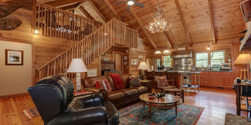 Big Canoe - Plummer Lodge - Living Room