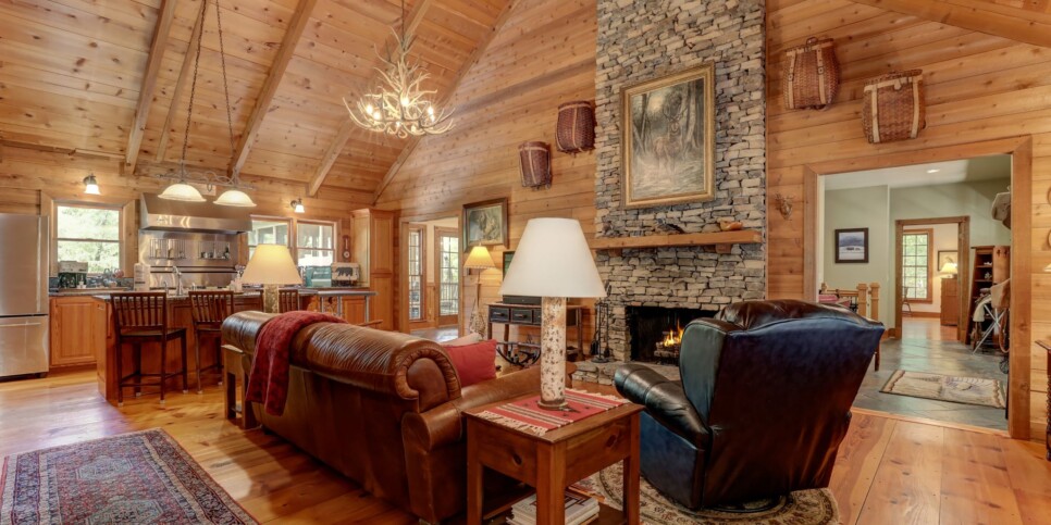 Big Canoe - Plummer Lodge - Living Room