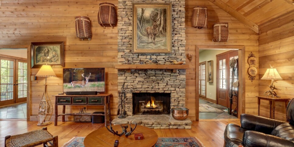 Big Canoe - Plummer Lodge - Living Room