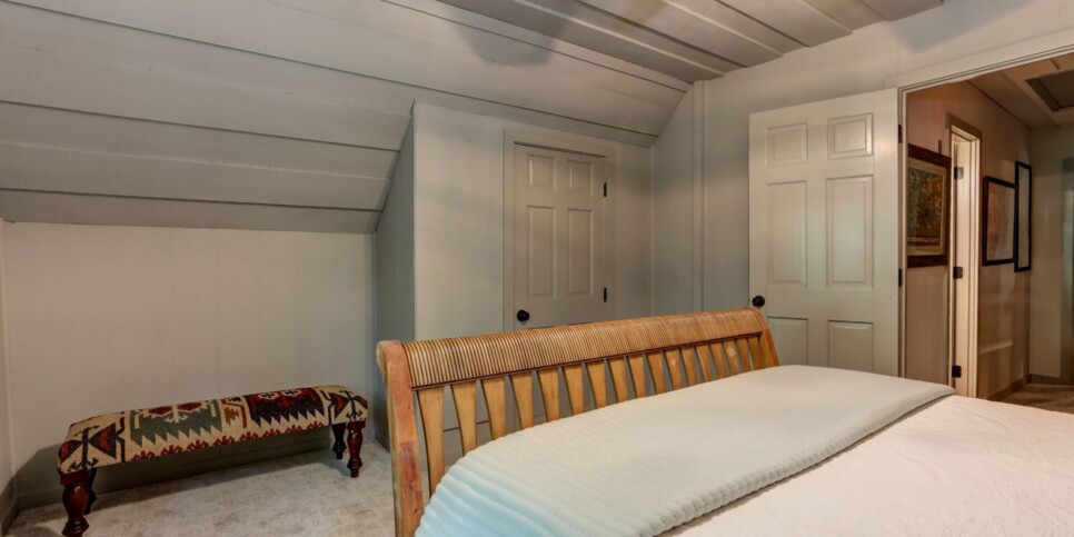 Big Canoe - Timber Lodge - Bedroom