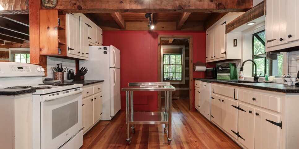 Big Canoe - Timber Lodge - Kitchen