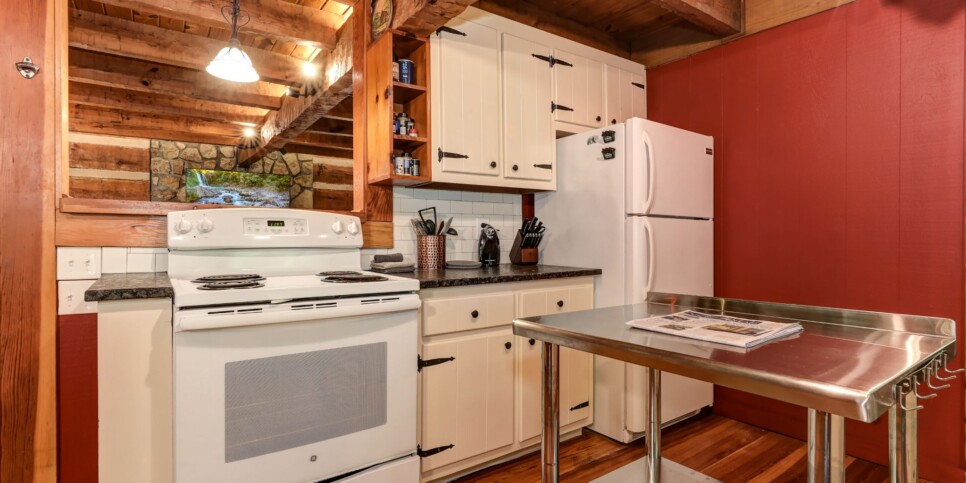 Big Canoe - Timber Lodge - Kitchen