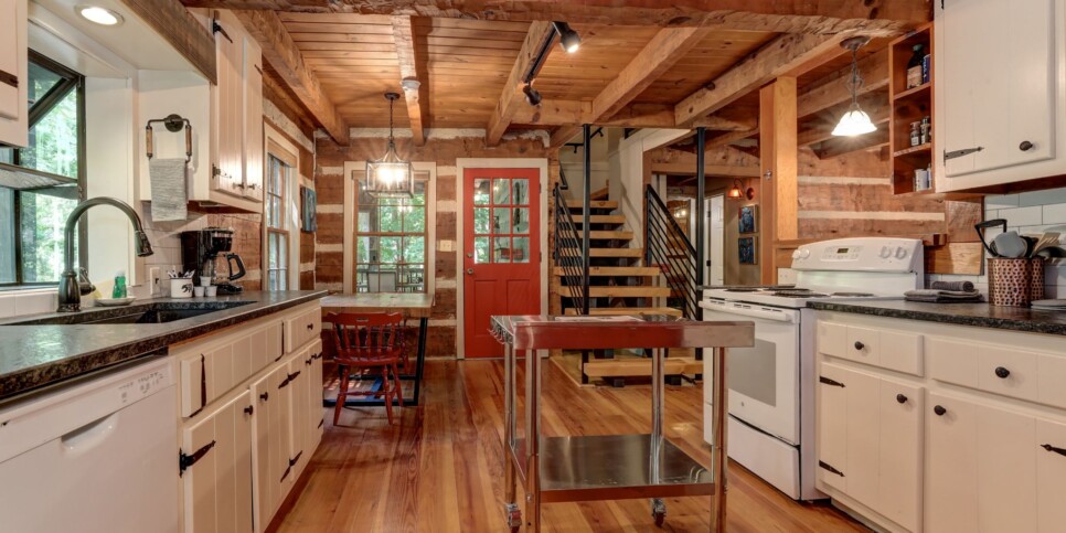 Big Canoe - Timber Lodge - Kitchen