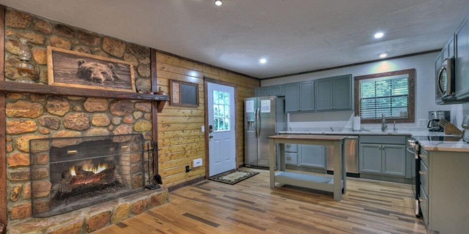 Blue Ridge - Aska River House - Kitchen