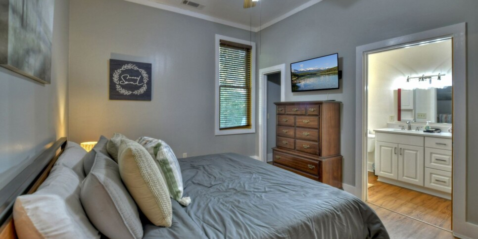 Blue Ridge - Snowbird Sanctuary - Bedroom
