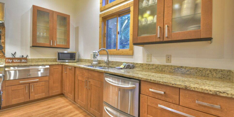 Blue Ridge - Snowbird Sanctuary - Kitchen