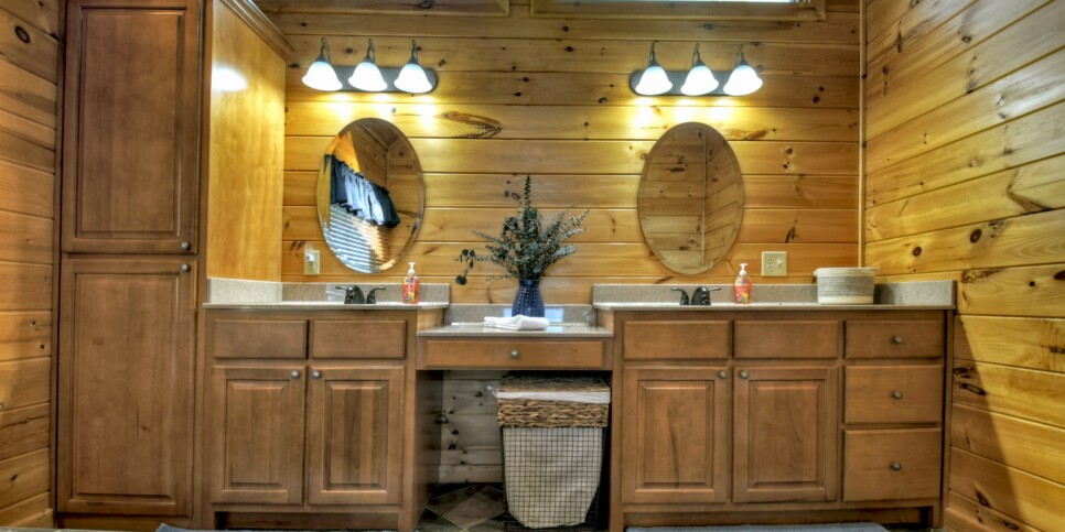 Cherry Log Cabin - Moonlight Mountain Cabin - Bathroom