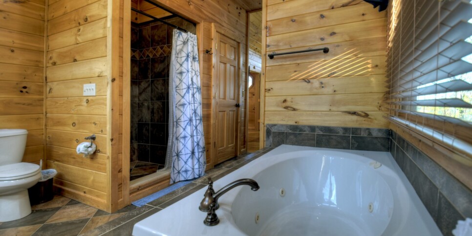 Cherry Log Cabin - Moonlight Mountain Cabin - Bathroom