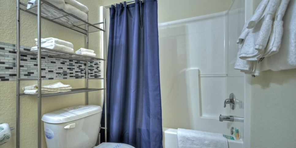 Cherry Log Cabin - Moonlight Mountain Cabin - Bathroom