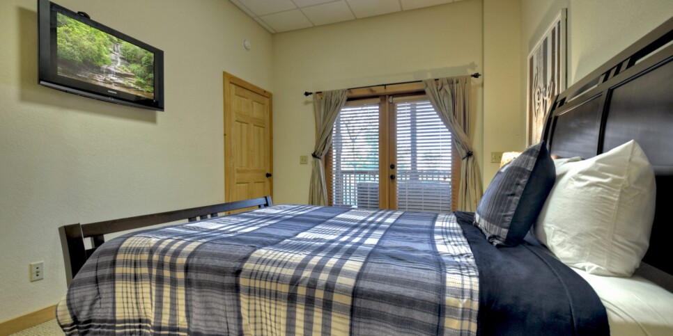 Cherry Log Cabin - Moonlight Mountain Cabin - Bedroom