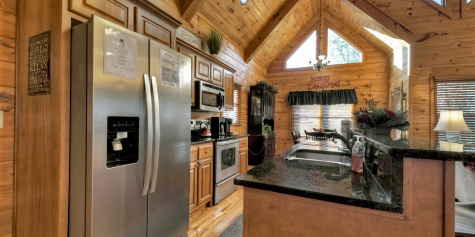 Cherry Log Cabin - Moonlight Mountain Cabin - Kitchen