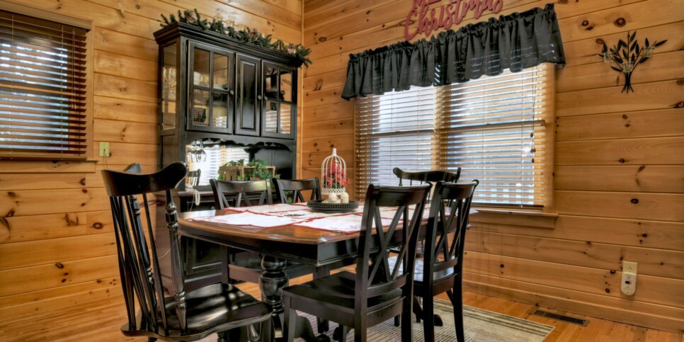 Cherry Log Cabin - Moonlight Mountain Cabin - Kitchen