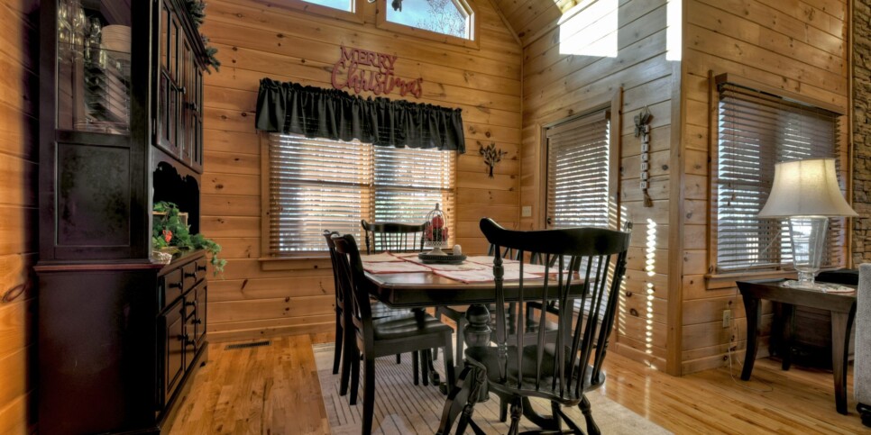 Cherry Log Cabin - Moonlight Mountain Cabin - Kitchen
