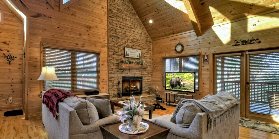 Cherry Log Cabin - Moonlight Mountain Cabin - Living Room