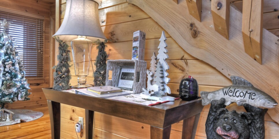 Cherry Log Cabin - Moonlight Mountain Cabin - Living Room