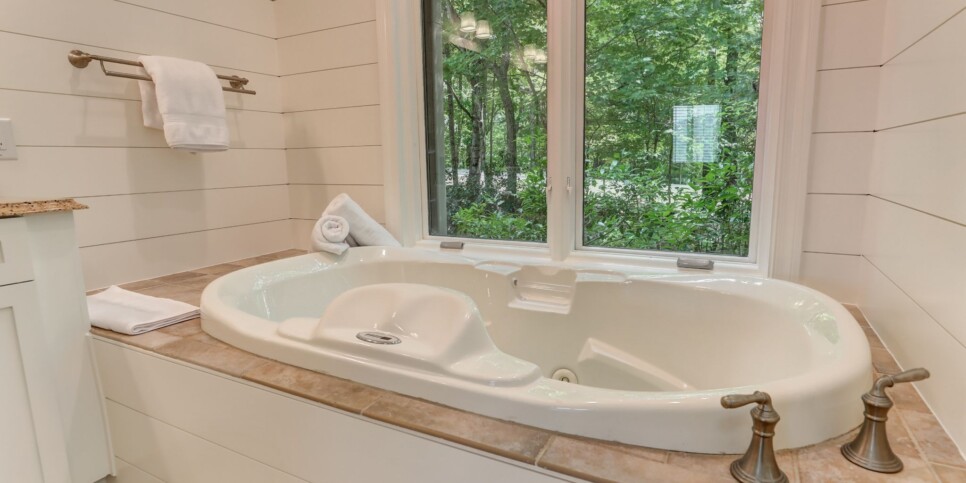 Big Canoe - Mountain Manor - Bathroom