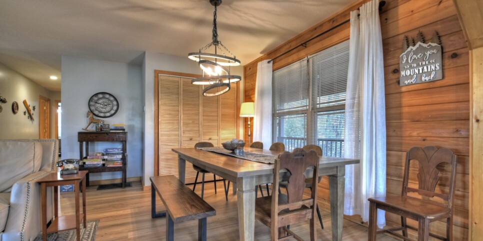 Blairsville Cabin - Moon Tower Cabin - Kitchen