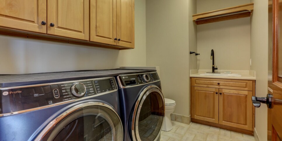 Big Canoe Rental - Starry Nights - Laundry