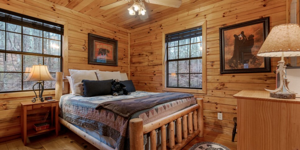 Ellijay Cabin - Deer Crossing - Bedroom