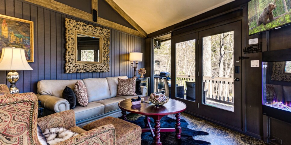 Big Canoe - Treehouse of Life - Living Room