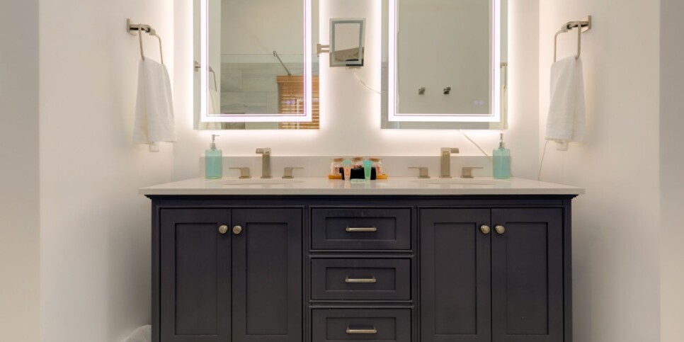 Big Canoe Rental - HooRay - Bathroom