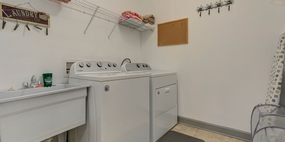 Big Canoe Rental - HooRay - Bathroom