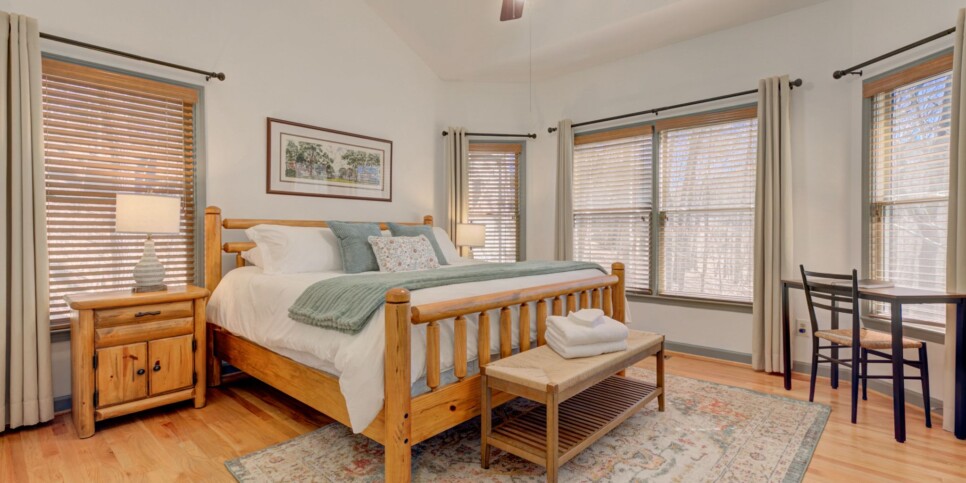 Big Canoe Rental - HooRay - Bedroom