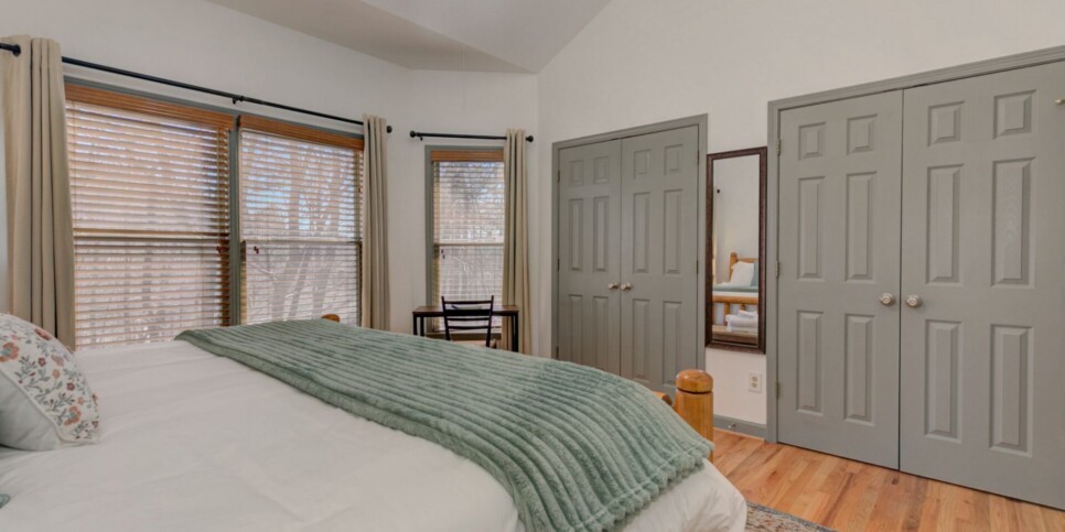Big Canoe Rental - HooRay - Bedroom