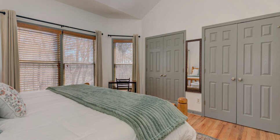 Big Canoe Rental - HooRay - Bedroom