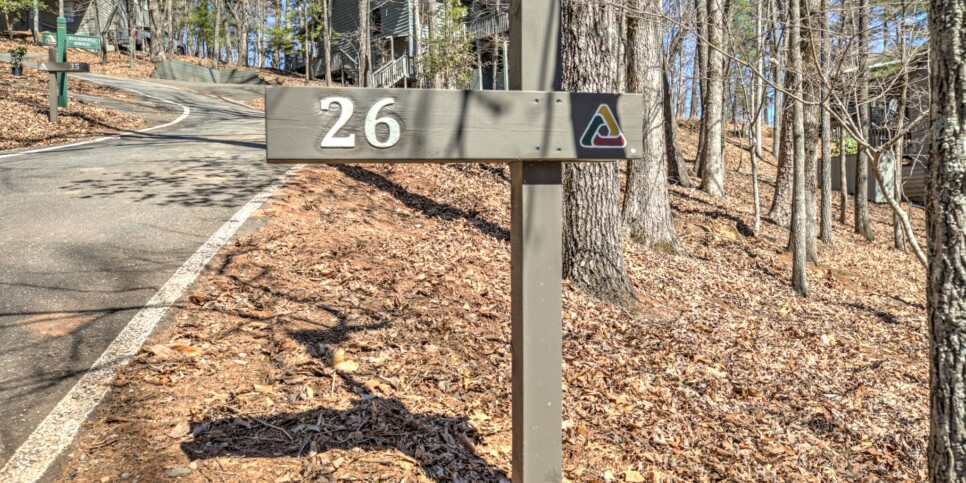 Big Canoe Rental - HooRay - Exterior