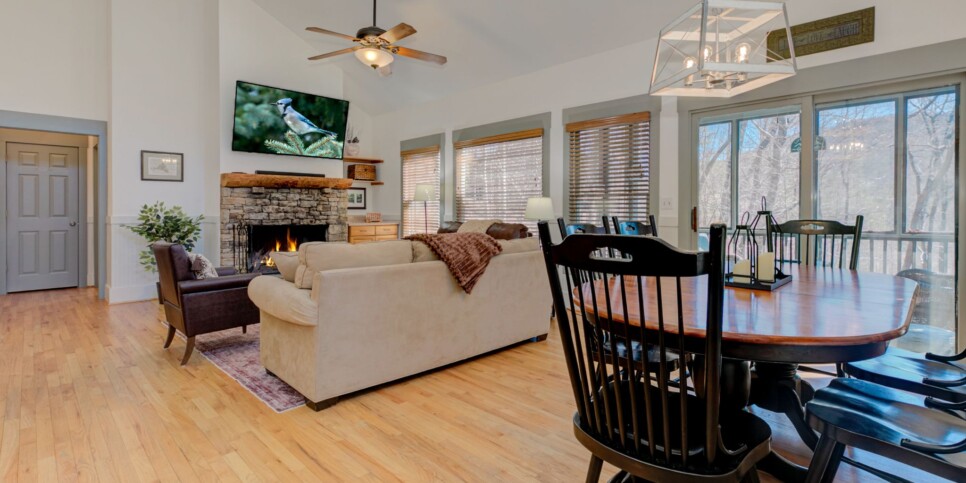 Big Canoe Rental - HooRay - Kitchen