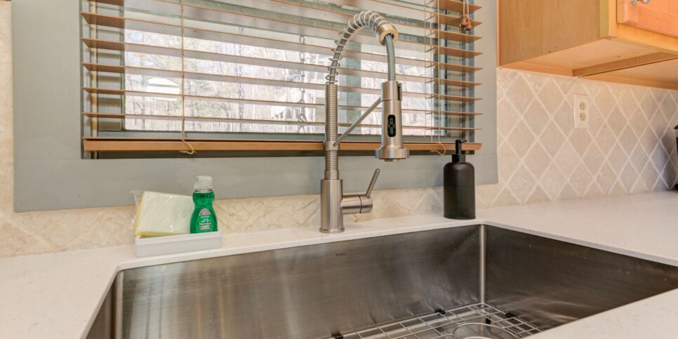 Big Canoe Rental - HooRay - Kitchen