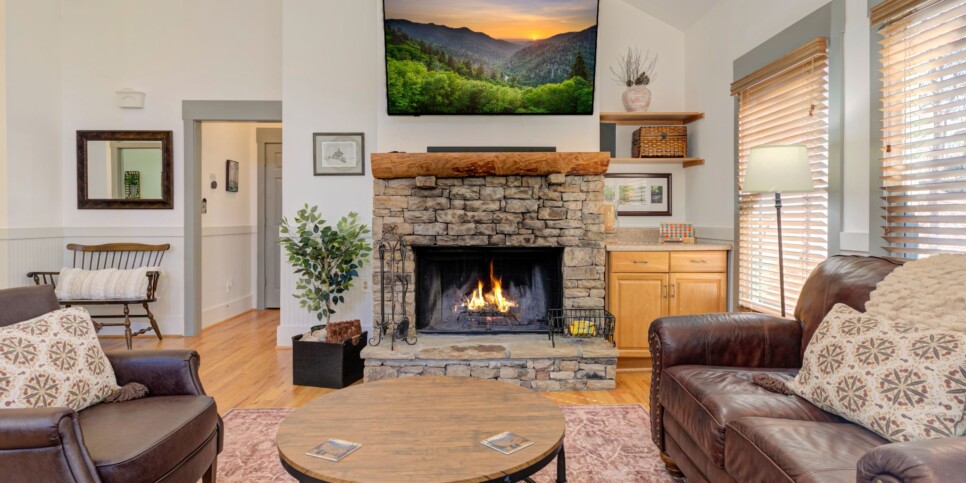 Big Canoe Rental - HooRay - Living Room