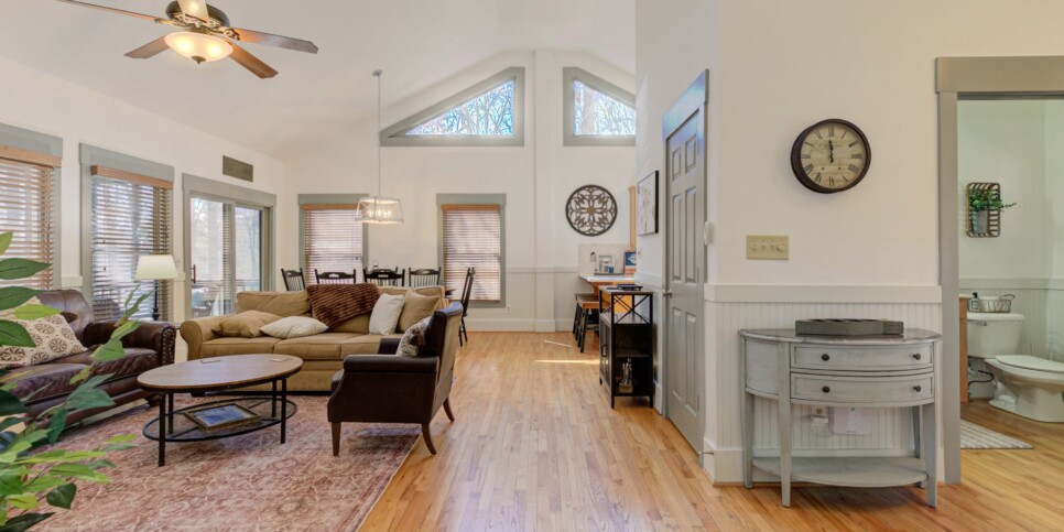 Big Canoe Rental - HooRay - Living Room