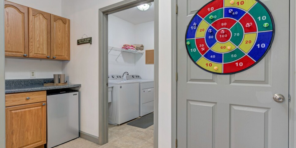 Big Canoe Rental - HooRay - Rec Room