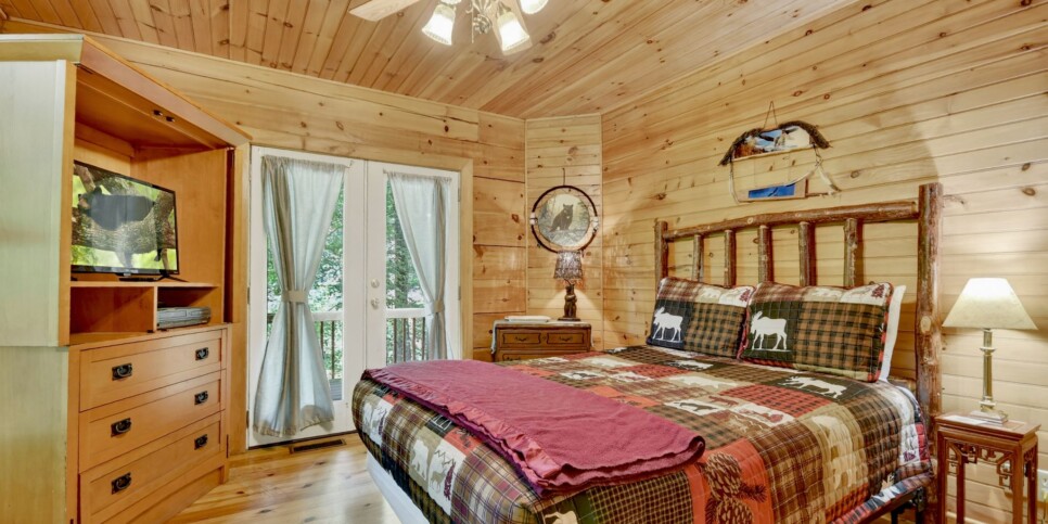 Blue Ridge Cabin - Our Favorite Place - Bedroom