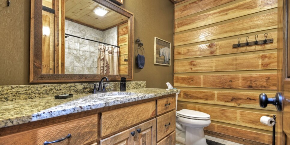 Cherry Log Cabin - The Lost Shepherd - Bathroom