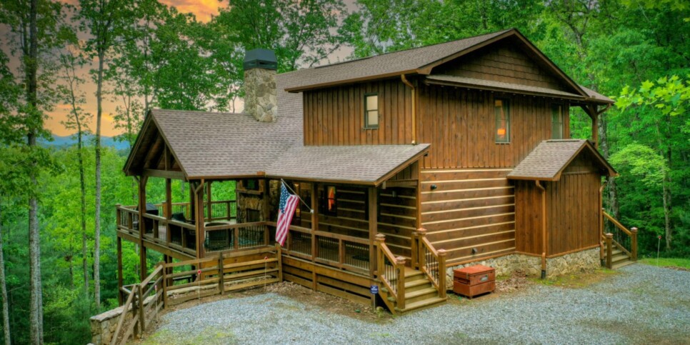 Cherry Log Cabin - The Lost Shepherd - Exterior