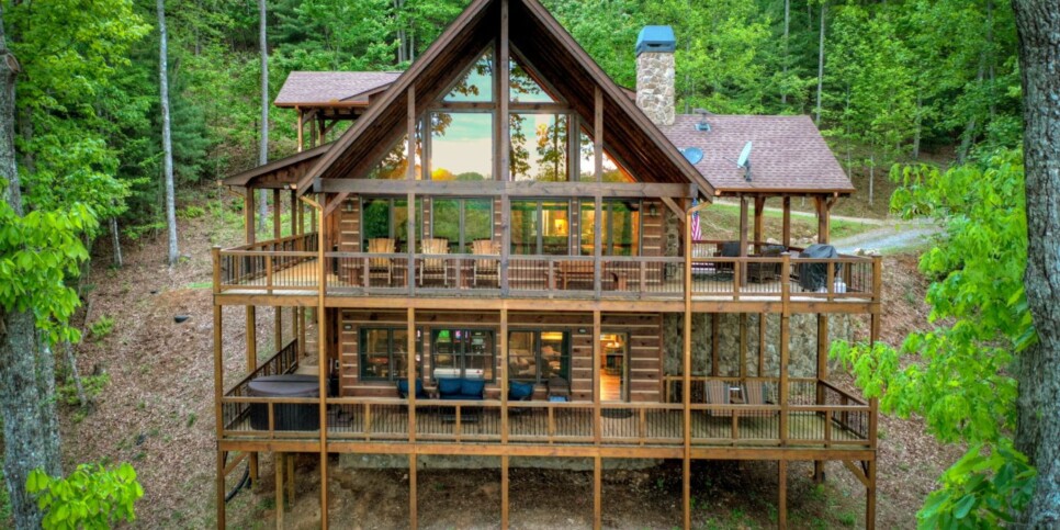 Cherry Log Cabin - The Lost Shepherd - Exterior