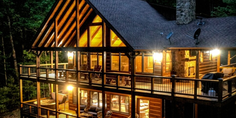 Cherry Log Cabin - The Lost Shepherd - Exterior